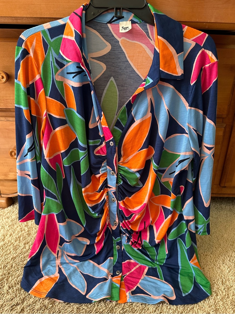 NWOT SEW IN LOVE BOLD PRINT TOP